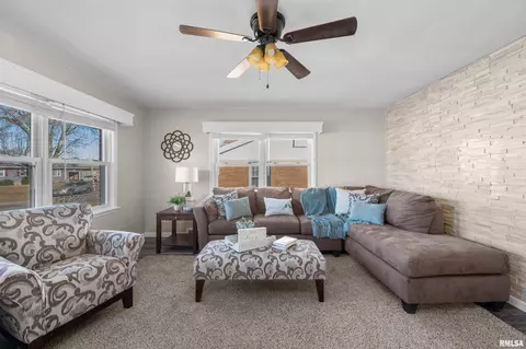 4812 27th Ave, Moline, IL 61265 photo 6