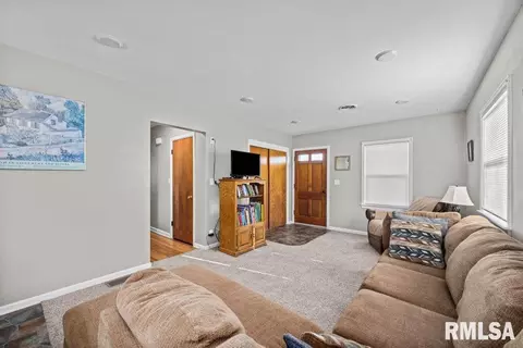 4003 26th St, Moline, IL 61265 photo 3