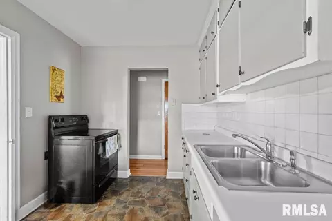4003 26th St, Moline, IL 61265 photo 17