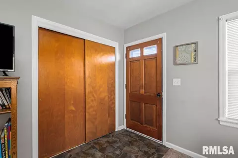 4003 26th St, Moline, IL 61265 photo 7