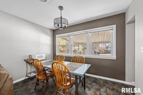 4003 26th St, Moline, IL 61265 photo 5