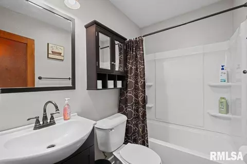 4003 26th St, Moline, IL 61265 photo 10