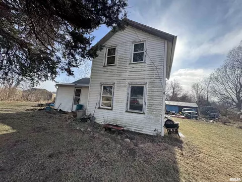 307 E Monroe St, Altona, IL 61414