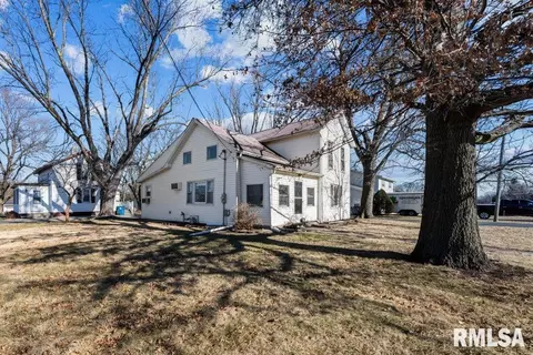 306 W 2nd St, Atkinson, IL 61235 photo 2