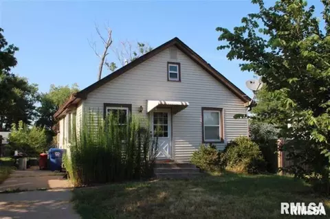 1836 Cody St, Bettendorf, IA 52722