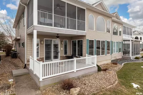 22 Villa Dr, Hampton, IL 61256 photo 2