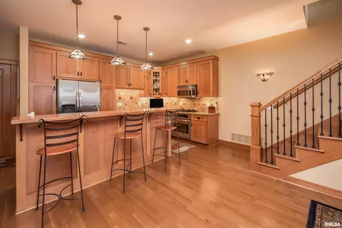 22 Villa Dr, Hampton, IL 61256 photo 8