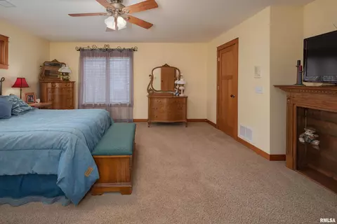 22 Villa Dr, Hampton, IL 61256 photo 35