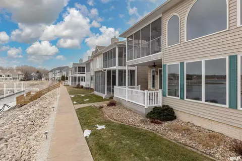 22 Villa Dr, Hampton, IL 61256 photo 3