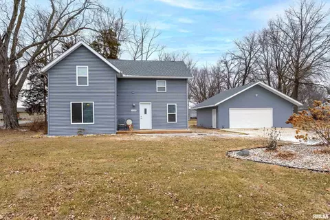 1329 Wisconsin St, Le Claire, IA 52753