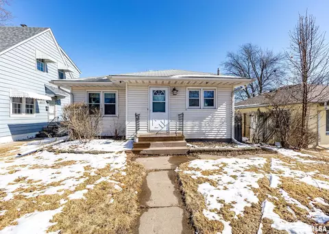 1829 45th St, Rock Island, IL 61201