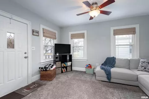 2345 30th St, Moline, IL 61265 photo 3