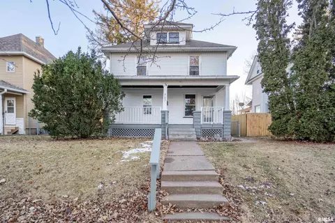 707 W 17th St, Davenport, IA 52804