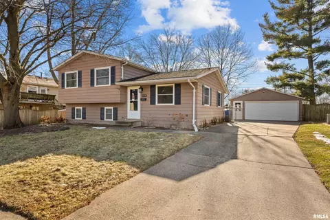 5534 31st Avenue Ct, Moline, IL 61265