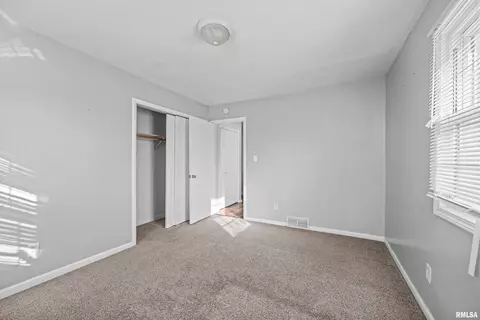 1207 12th St, Silvis, IL 61282 photo 16