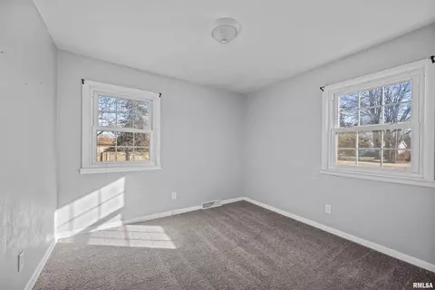 1207 12th St, Silvis, IL 61282 photo 13