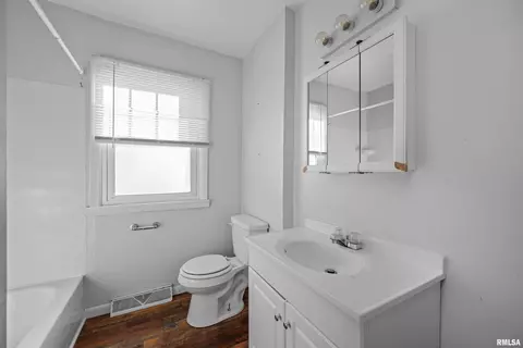 1207 12th St, Silvis, IL 61282 photo 17