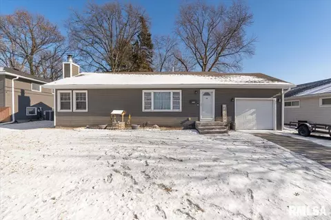 3811 Wilkes Ave, Davenport, IA 52806