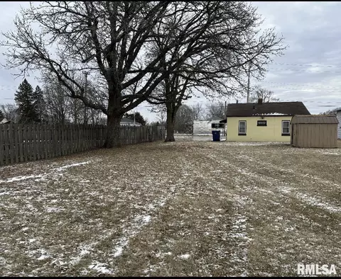 1006 E 9th St, Kewanee, IL 61443 photo 2