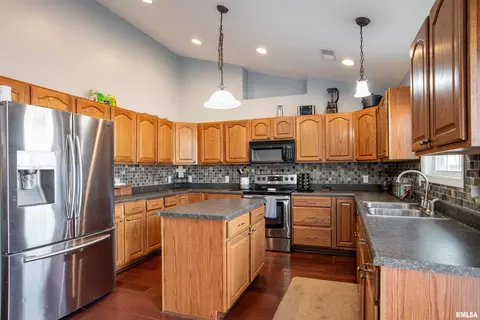 1807 Crown Rd, Herrin, IL 62948 photo 11