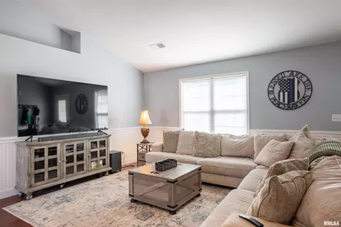 1807 Crown Rd, Herrin, IL 62948 photo 5