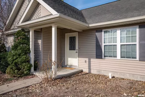 1807 Crown Rd, Herrin, IL 62948 photo 3
