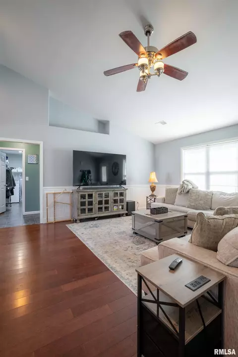 1807 Crown Rd, Herrin, IL 62948 photo 6
