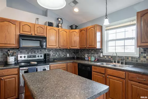 1807 Crown Rd, Herrin, IL 62948 photo 12