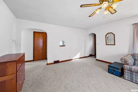 313 E Main St, Geneseo, IL 61254 photo 11