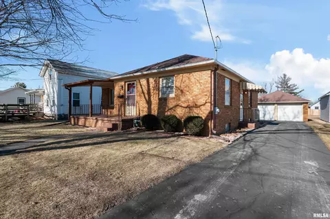 313 E Main St, Geneseo, IL 61254 photo 2
