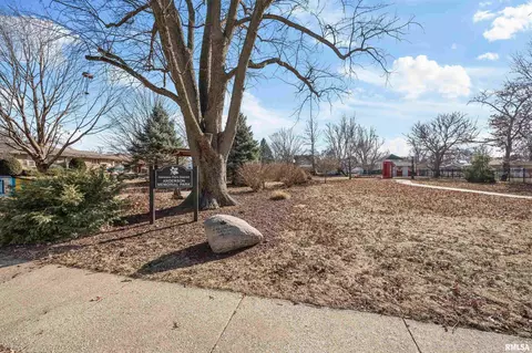 313 E Main St, Geneseo, IL 61254 photo 8