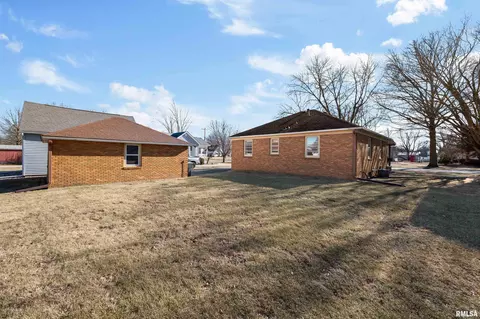 313 E Main St, Geneseo, IL 61254 photo 7