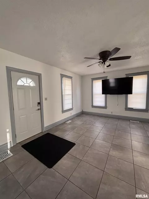 909 Rose St, Kewanee, IL 61443 photo 9