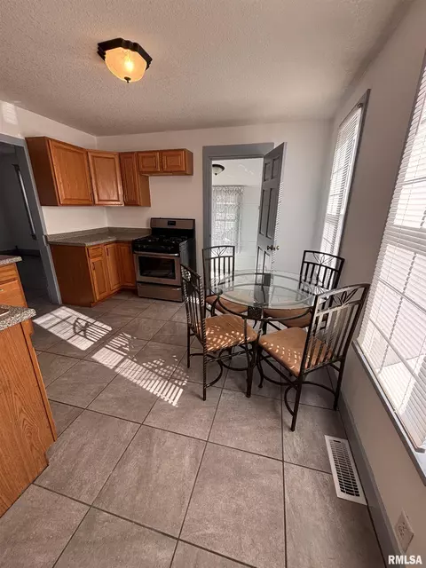 909 Rose St, Kewanee, IL 61443 photo 21