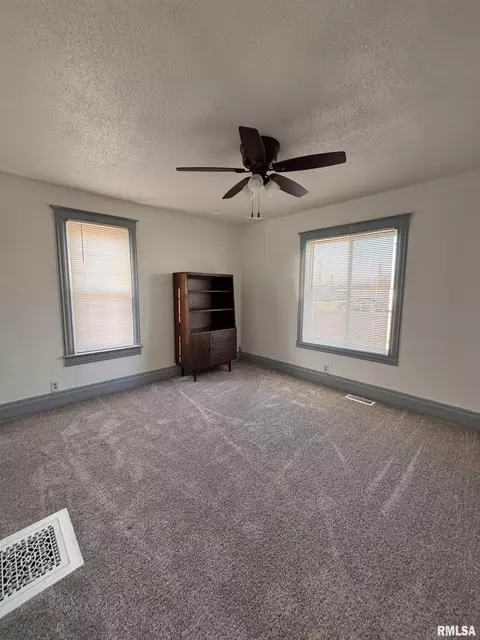 909 Rose St, Kewanee, IL 61443 photo 14