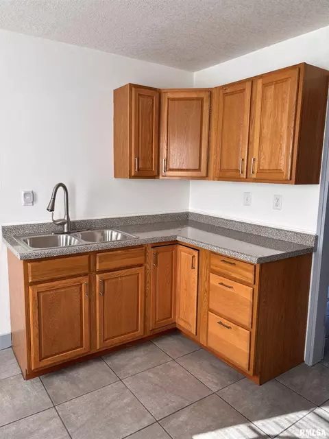 909 Rose St, Kewanee, IL 61443 photo 20