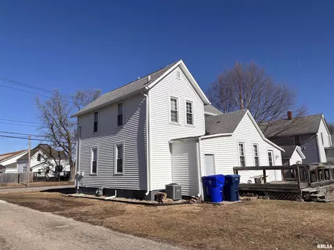 909 Rose St, Kewanee, IL 61443 photo 2