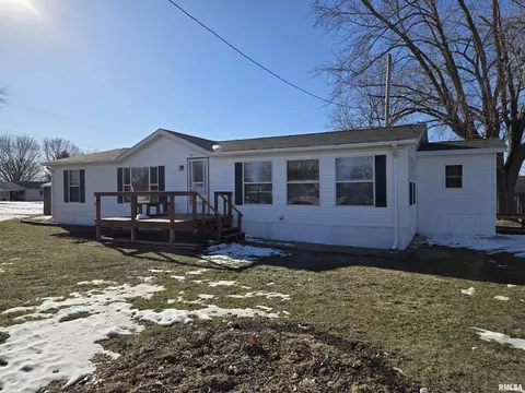 115 W 1st St, Versailles, IL 62378