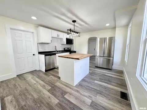 842 19th Ave, Moline, IL 61265 photo 4
