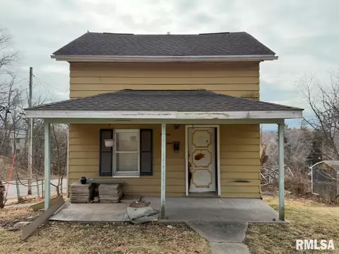 1401 W 10th St, Davenport, IA 52804