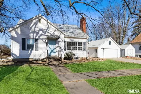 209 SW 4th St, Aledo, IL 61231