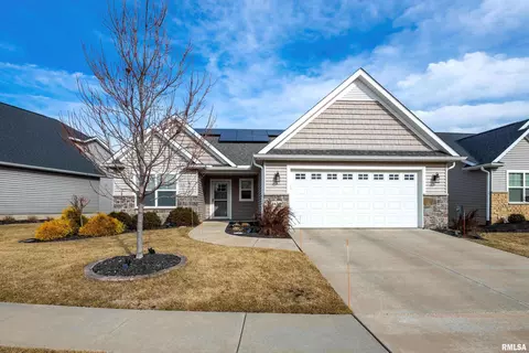 2430 Pheasant Creek Cir, Davenport, IA 52807