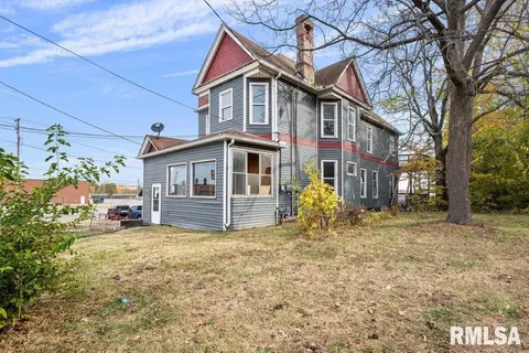 513 12 30th St, Rock Island, IL 61201
