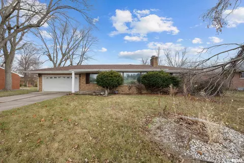 104 Sycamore Ave, Morton, IL 61550