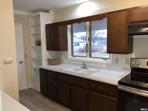 424 Willard St, Kewanee, IL 61443 photo 9