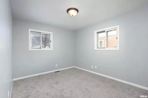 4523 50th St, Moline, IL 61265 photo 10