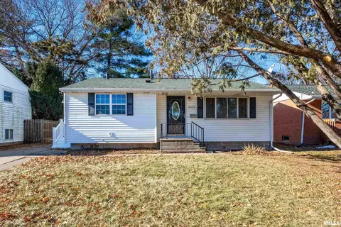 4523 50th St, Moline, IL 61265