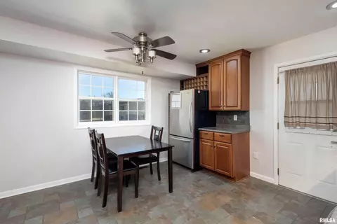 4523 50th St, Moline, IL 61265 photo 7