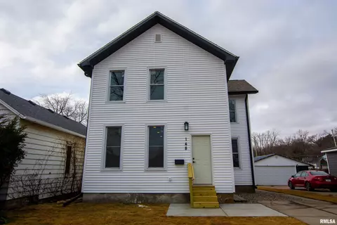 148 Fayette St, Clinton, IA 52732