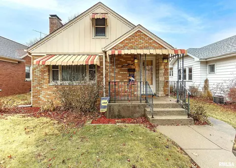 2033 12th St, Moline, IL 61265 photo 2